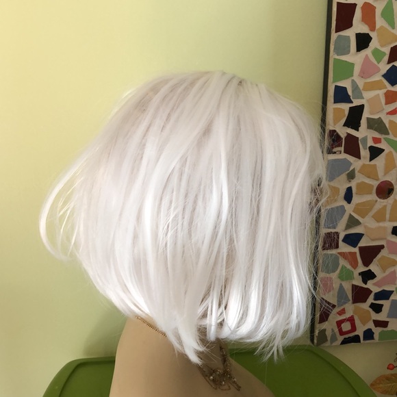 Platinum Blonde Wig - Picture 4 of 6